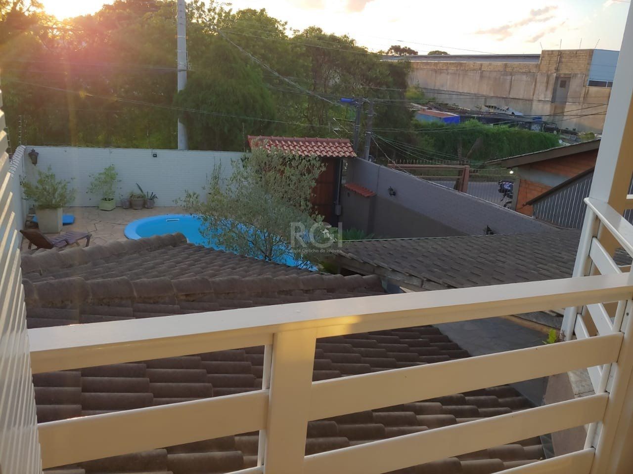 Casa à venda com 3 quartos, 250m² - Foto 3