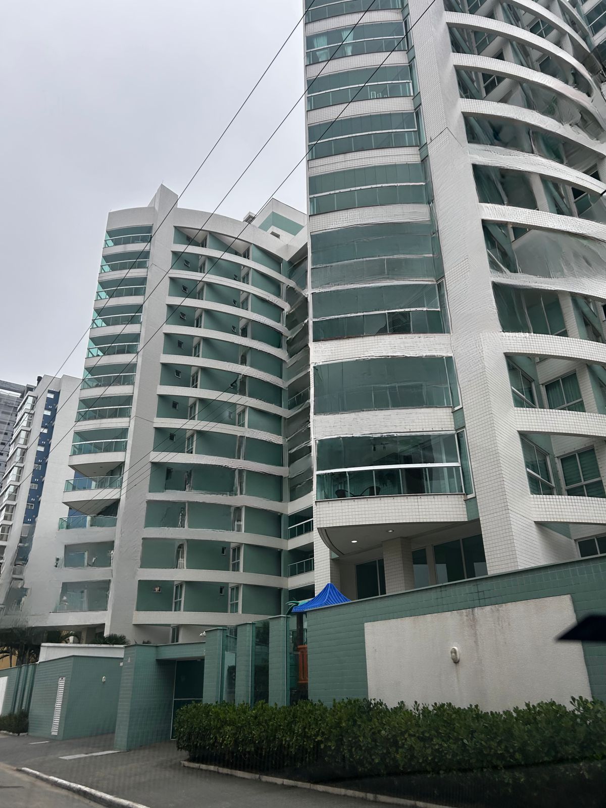 Apartamento com 3 quartos apenas 100 metros da praia