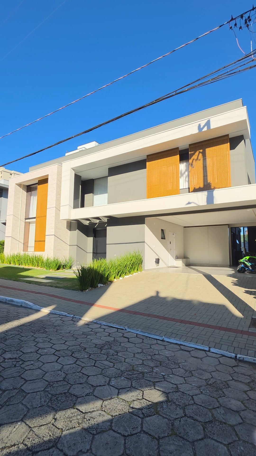 Casa de Alto Padrão no Condomínio Portal do Sol – Balneário Piçarras