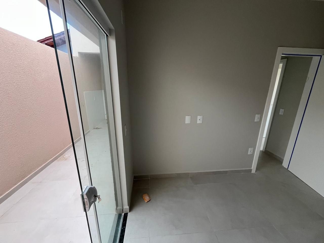 Casa com 2 Dormitórios à venda, 56 m² por R$ 385.000,00 Casa com 2 Dormitórios à venda, 56 m² por R$ 385.000,00