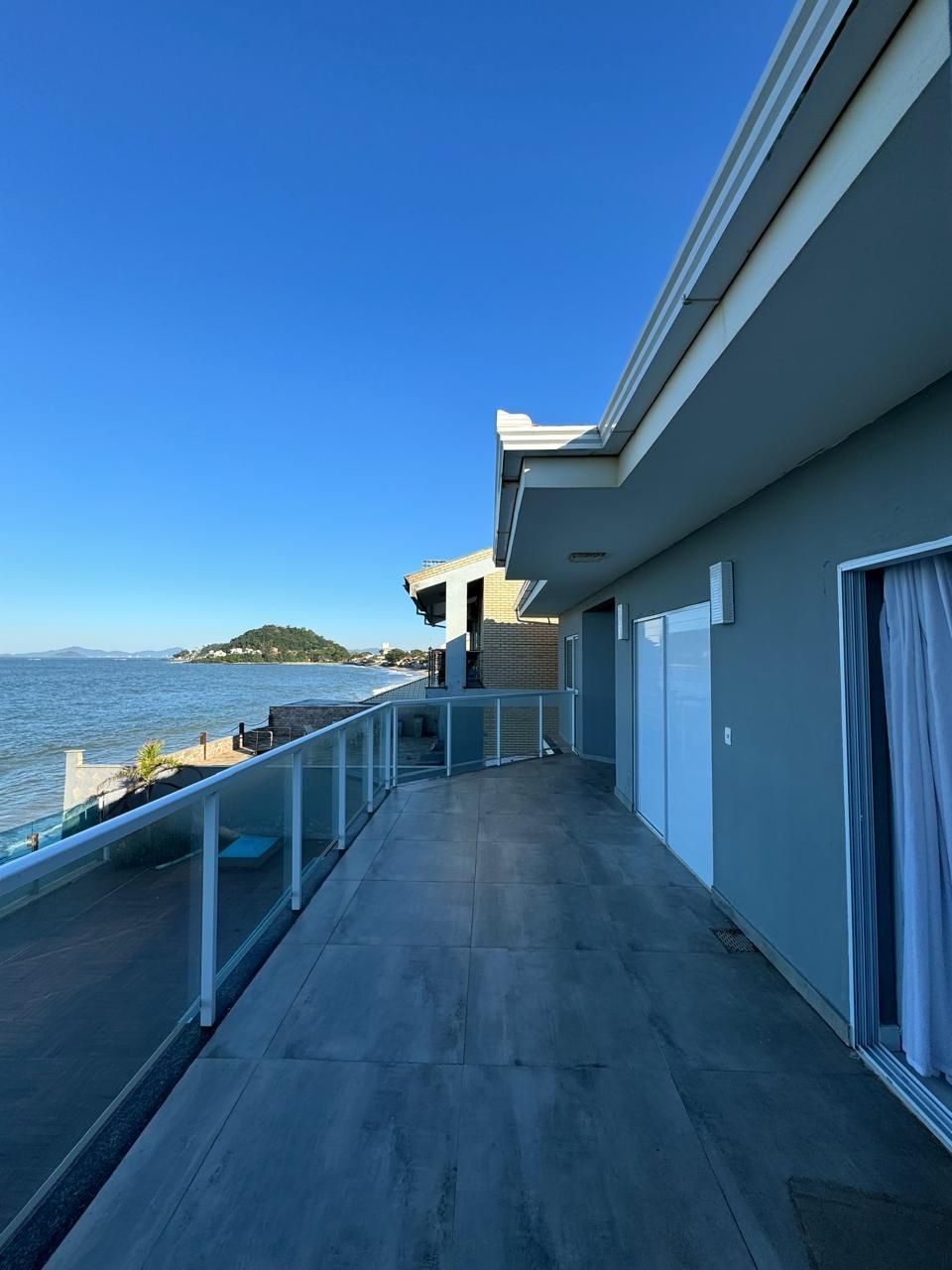 Sobrado frente mar 5 dormitórios Itajuba Barra Vellha SC