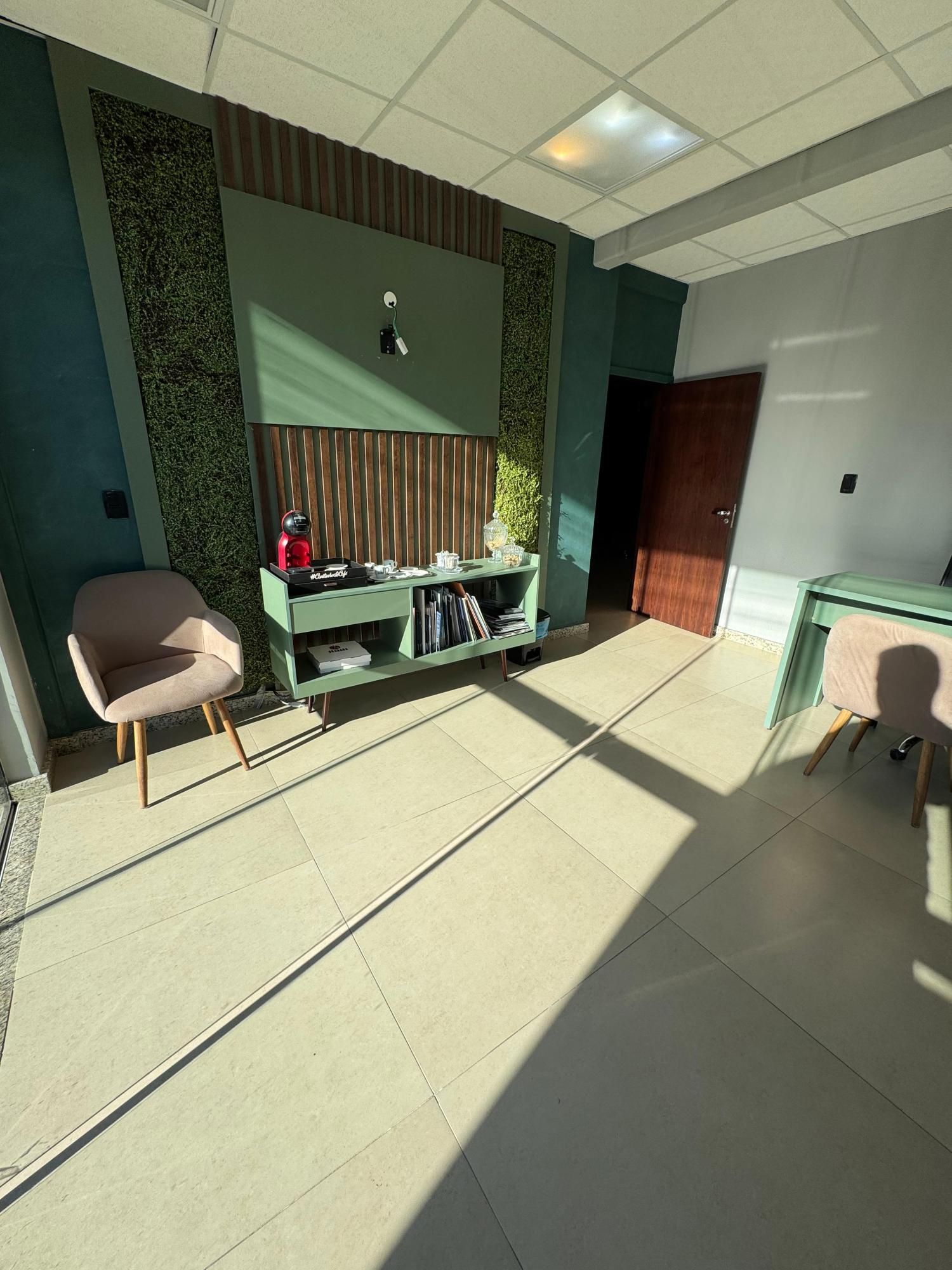 Sala comercial para alugar  no Centro - Balneário Piçarras, SC. Imóveis