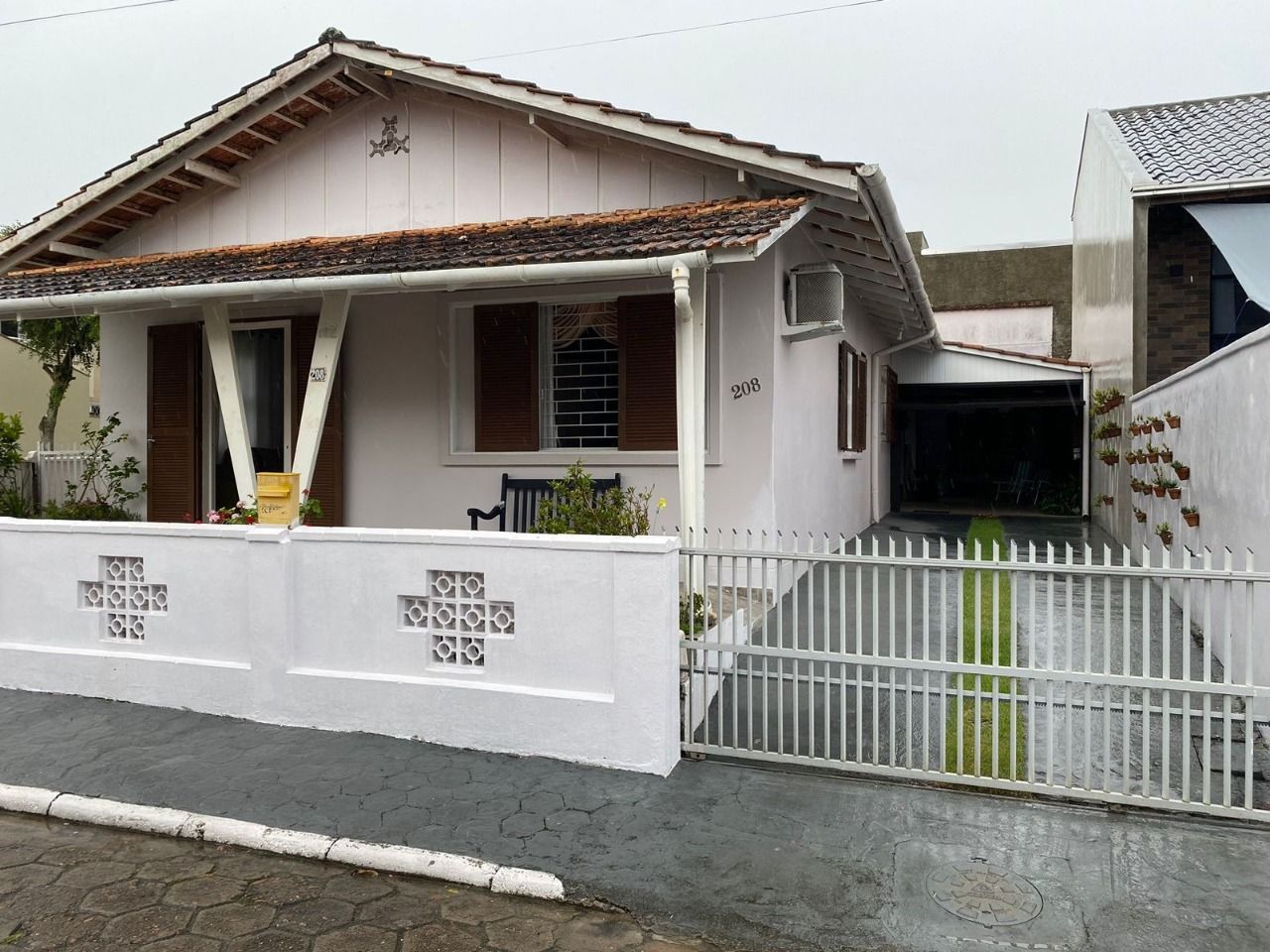 Casa  venda  no Centro - Balnerio Piarras, SC. Imveis