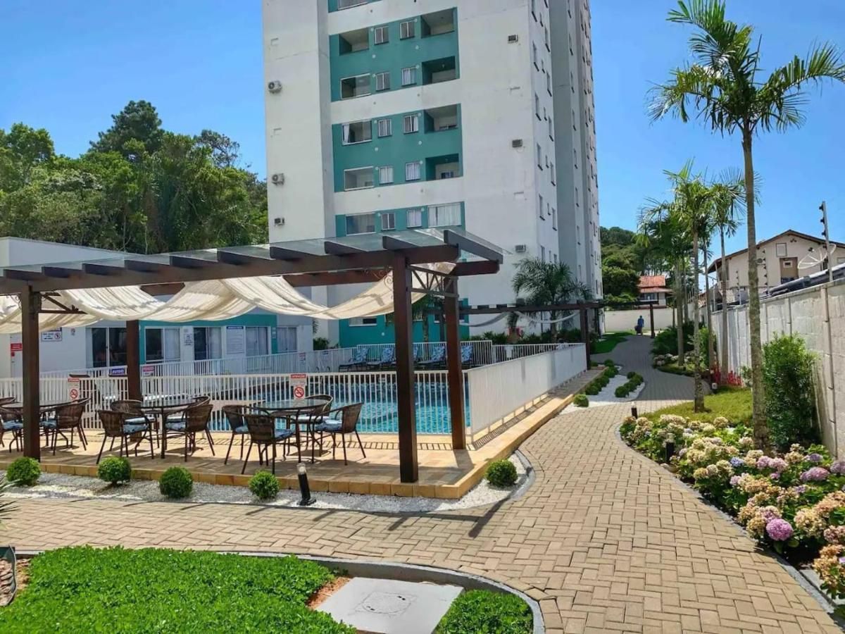 Apartamento para alugar  no Itacolomi - Balneário Piçarras, SC. Imóveis