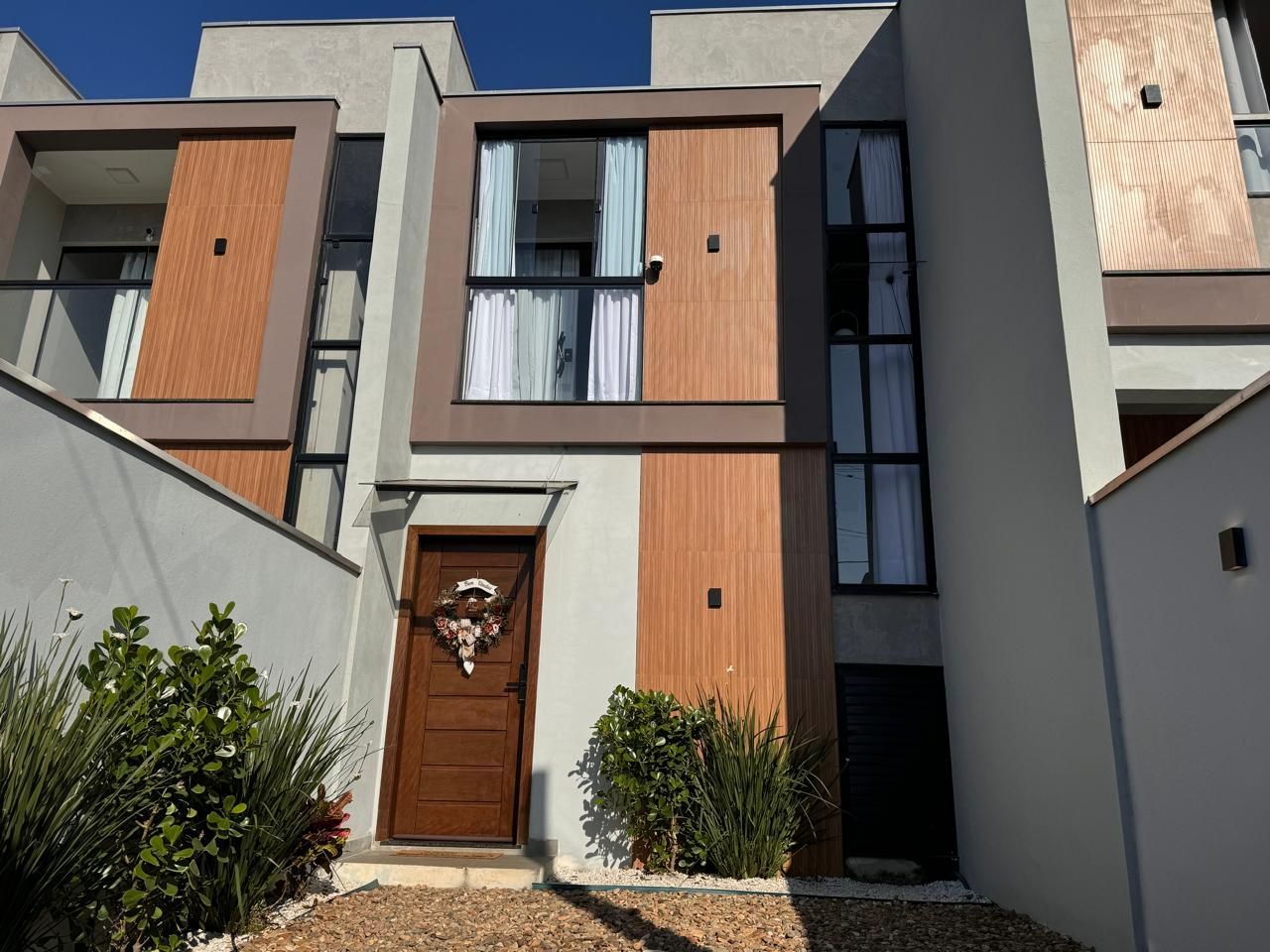 Sobrado Mobiliado com 2 suítes em Balneário Piçarras