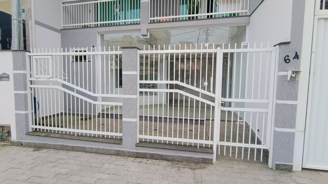 Loja c/ 28m2 Centro de Balneário Piçarras, próx a Praia e comércio local