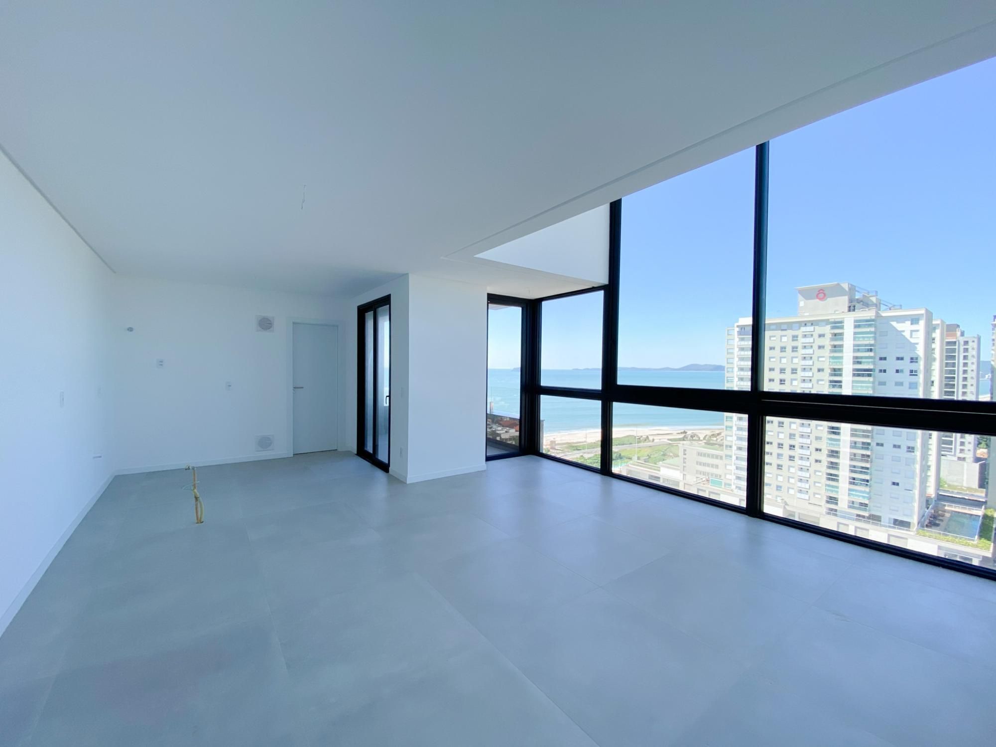 Apartamento com 3 suítes vista mar lateral