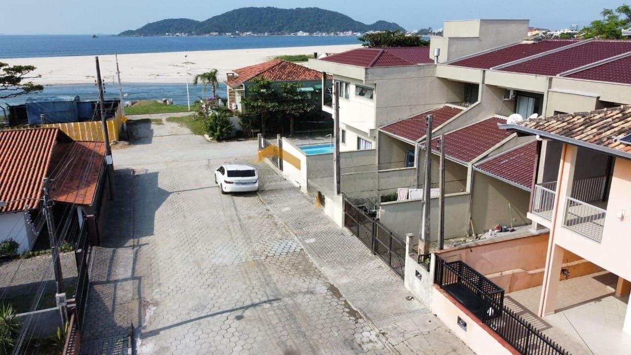 Casa  venda  no Ubatuba - So Francisco do Sul, SC. Imveis