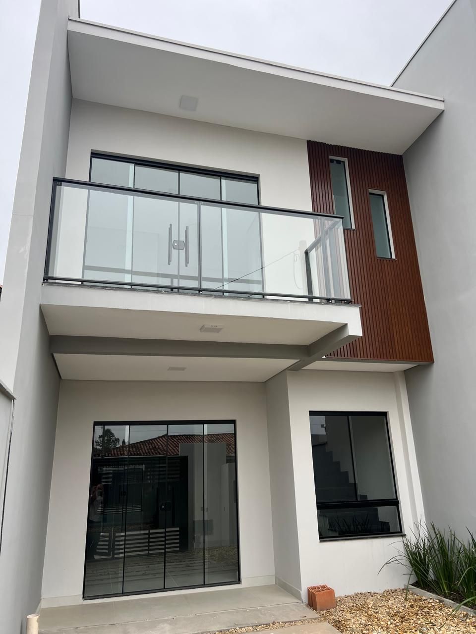 Sobrado à venda  no Itacolomi - Balneário Piçarras, SC. Imóveis