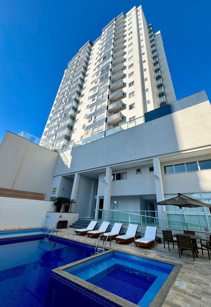 Apartamento com vista mar, mobiliado