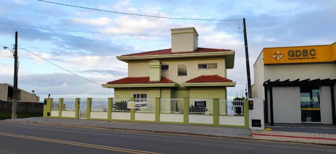 Casa à venda  no Itacolomi - Balneário Piçarras, SC. Imóveis