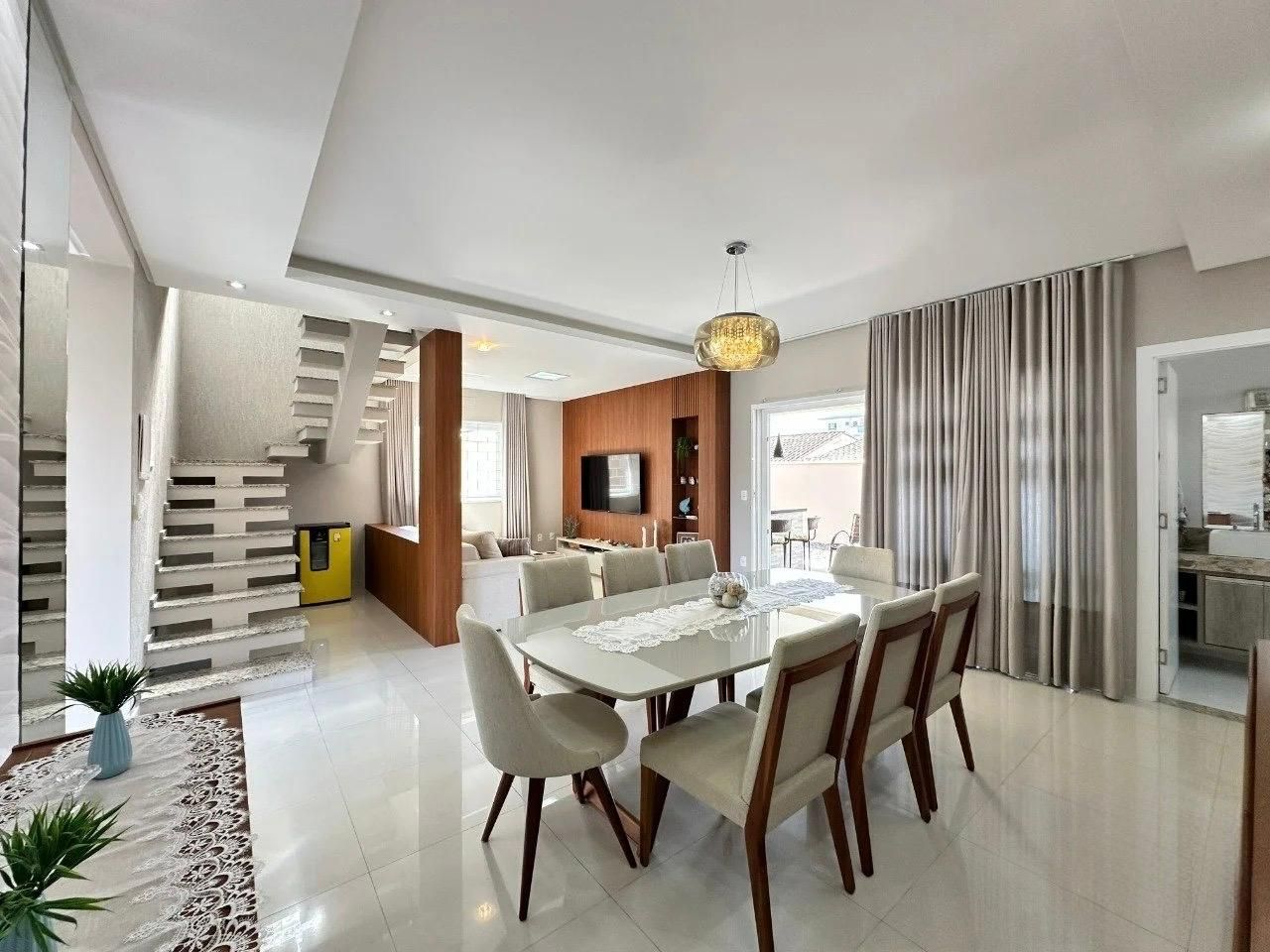 Sobrado com 3 Dormitórios à venda, 183 m² por R$ 1.490.000,00 Sobrado com 3 Dormitórios à venda, 183 m² por R$ 1.490.000,00