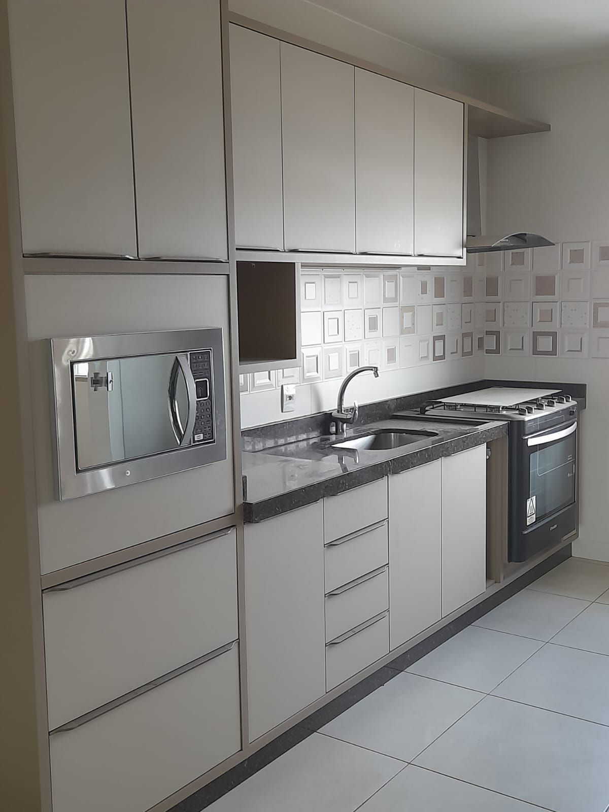 Apartamento com 4 Dormitórios para alugar, 300 m² por R$ 6.100,00 Apartamento com 4 Dormitórios para alugar, 300 m² por R$ 6.100,00