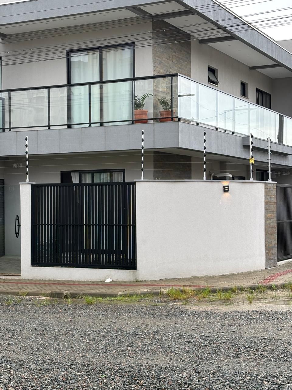 Sobrado à venda no Itacolomi, Balneário Piçarras - SC