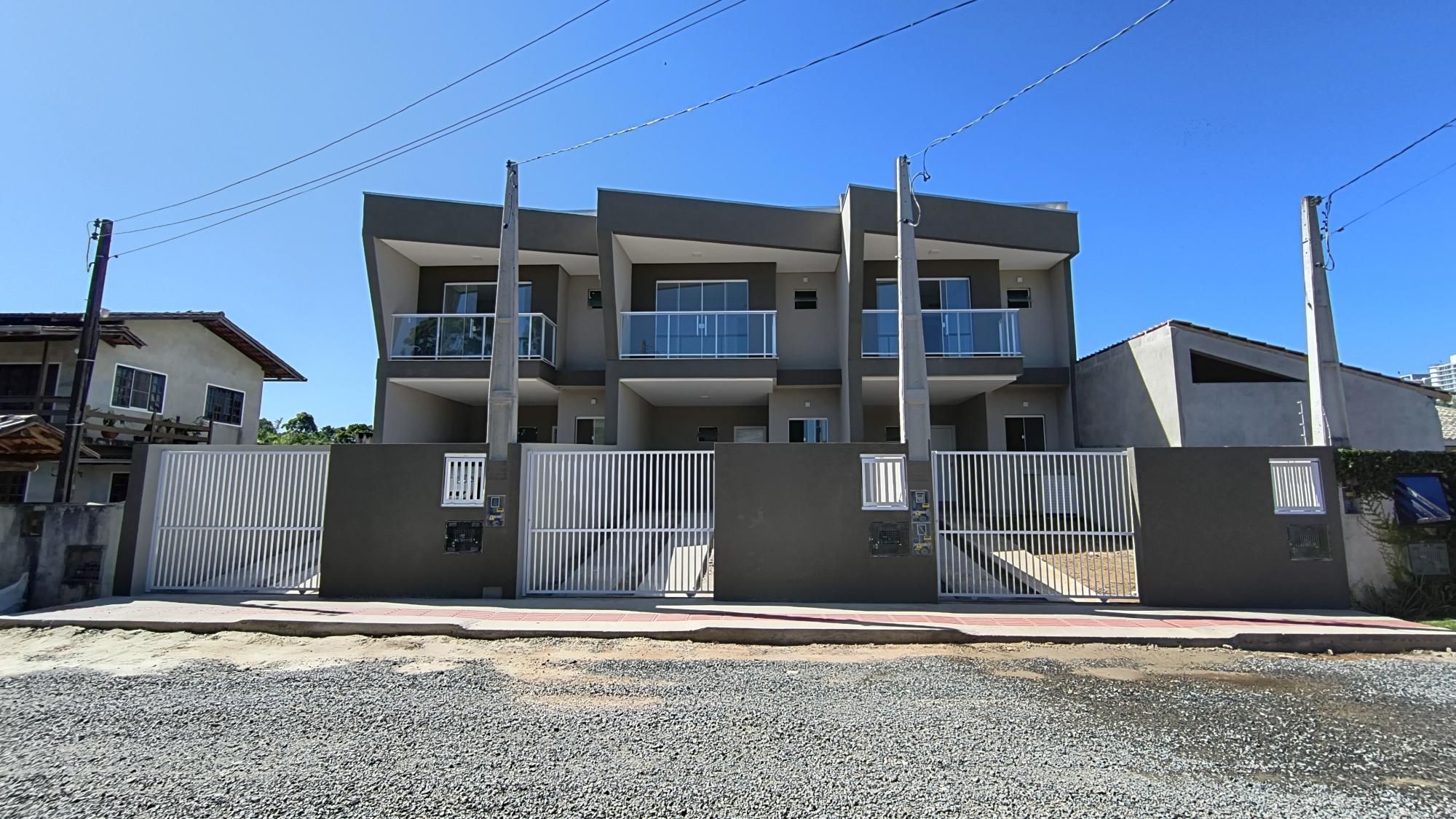 Sobrado à venda  no Centro - Balneário Piçarras, SC. Imóveis