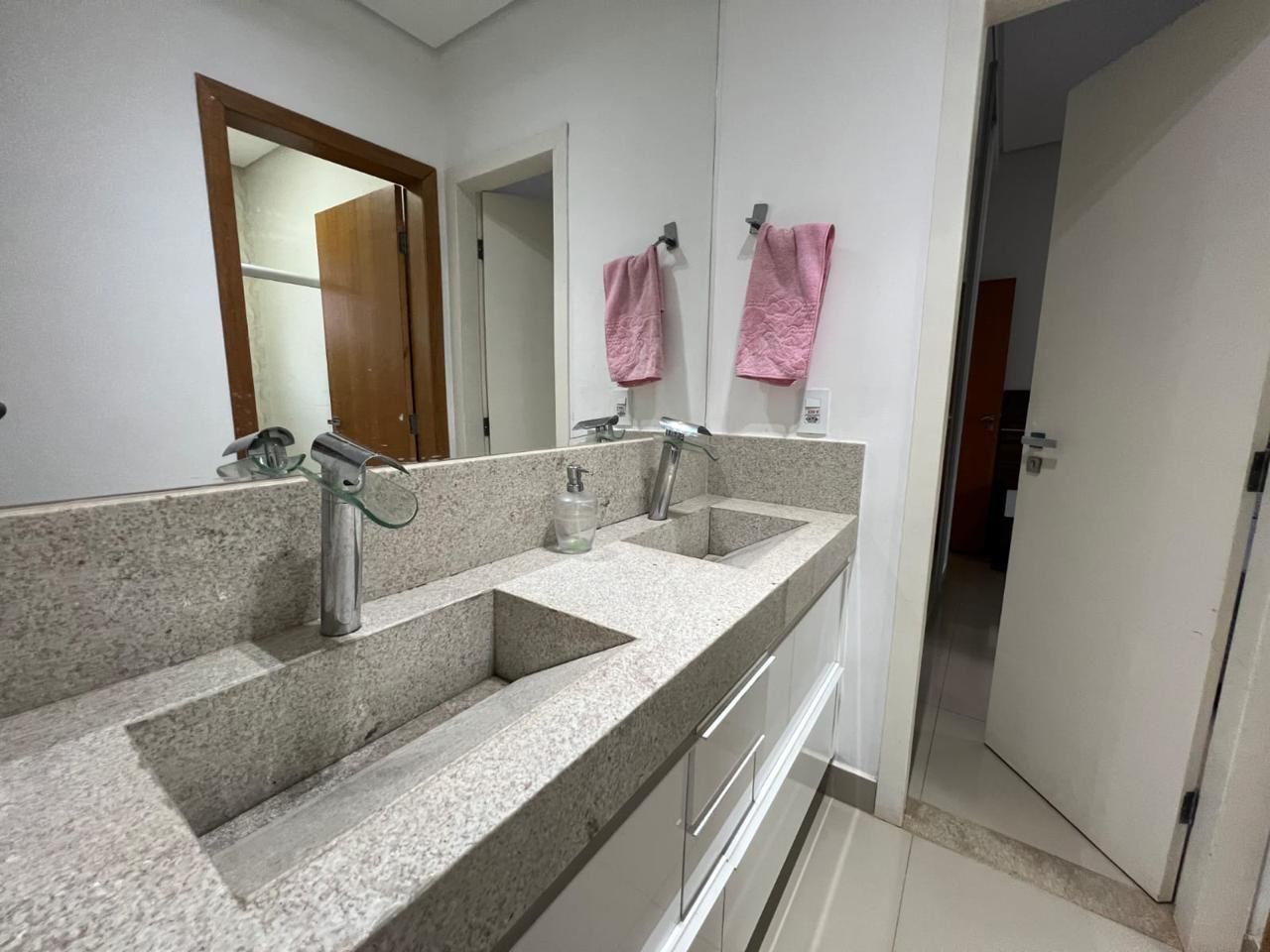 Casa à venda com 3 quartos, 300m² - Foto 21