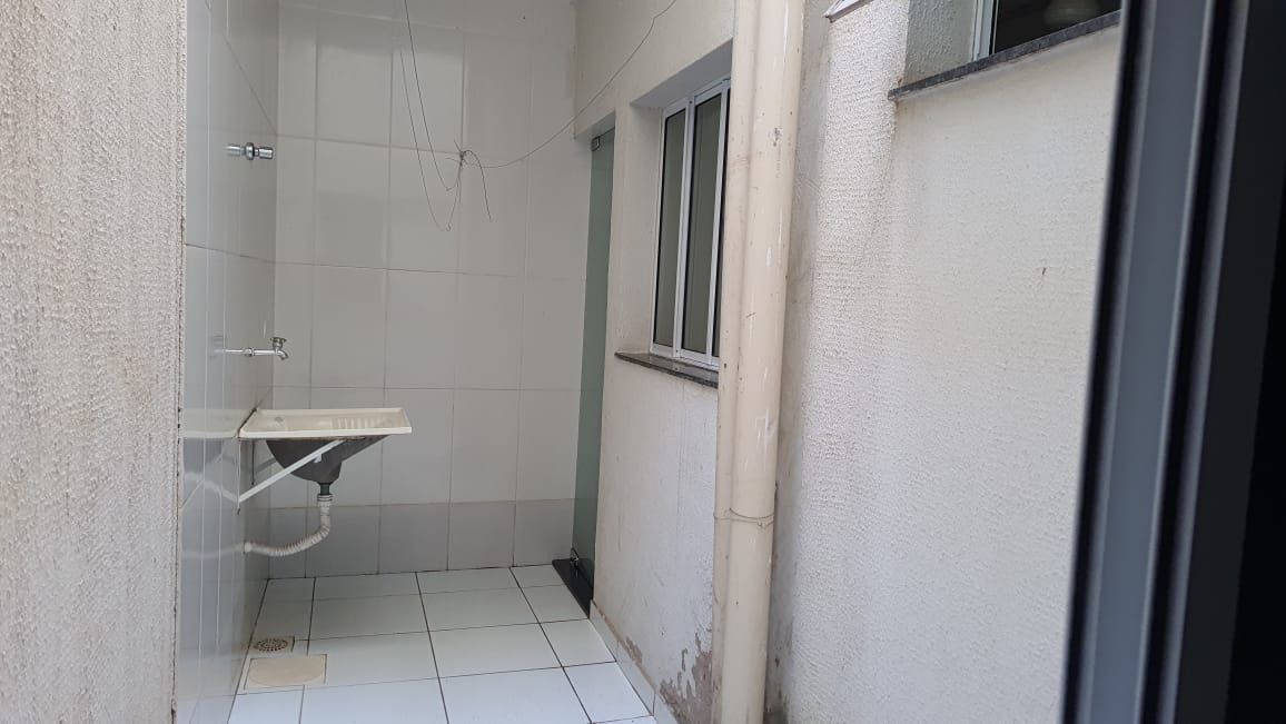 Apartamento à venda com 2 quartos, 64m² - Foto 12