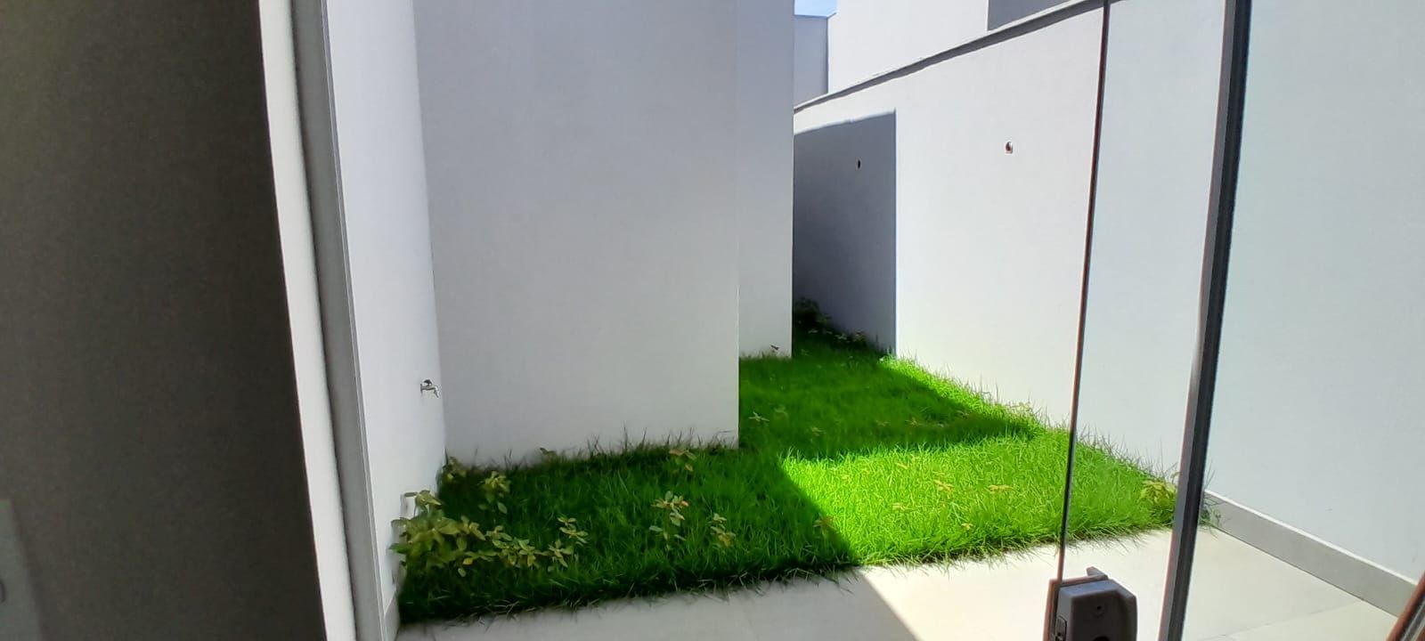 Casa com 2 Dormitórios à venda, 75 m² por R$ 320.000,00 Casa com 2 Dormitórios à venda, 75 m² por R$ 320.000,00