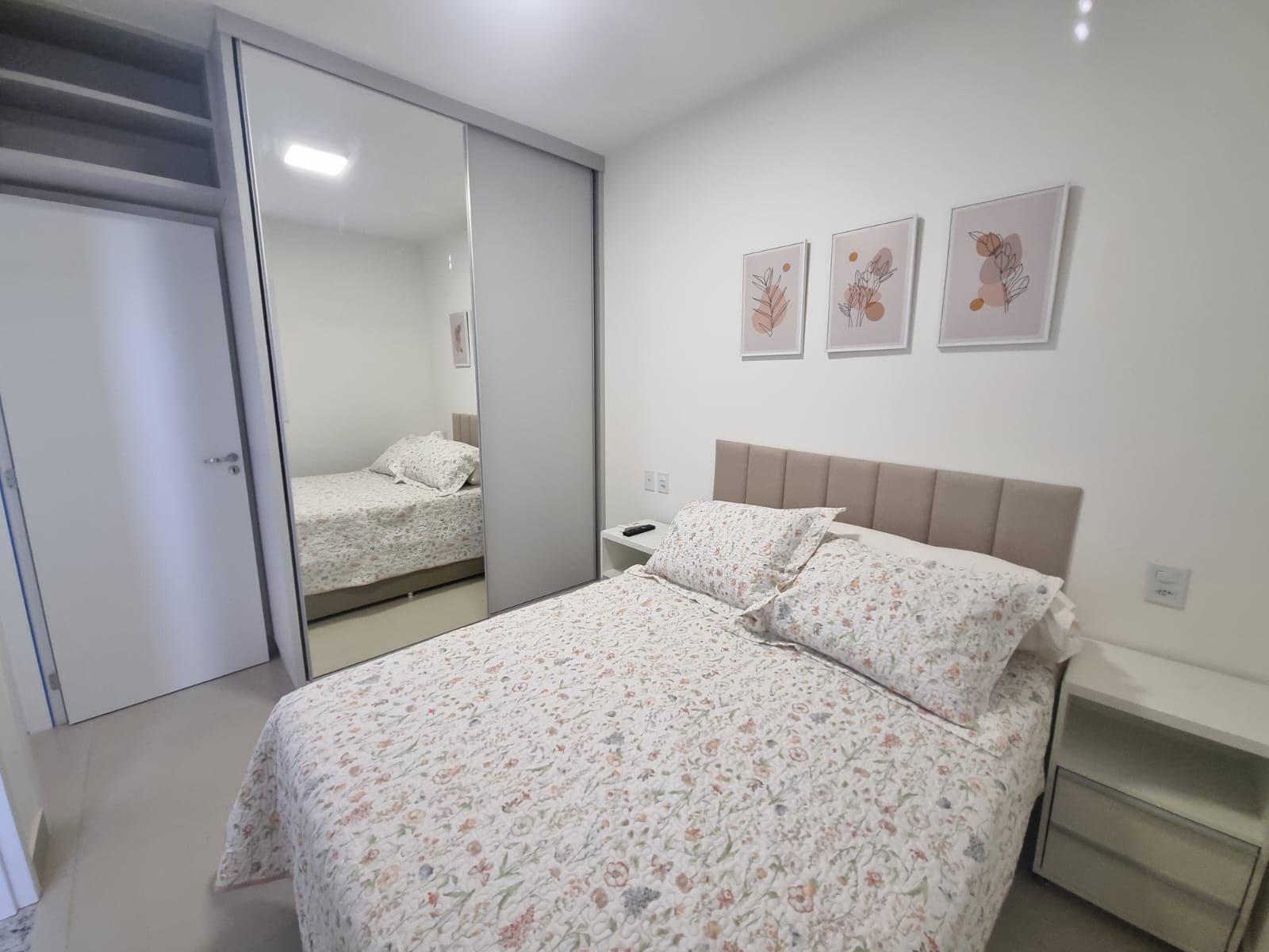 Apartamento à venda com 2 quartos, 60m² - Foto 12