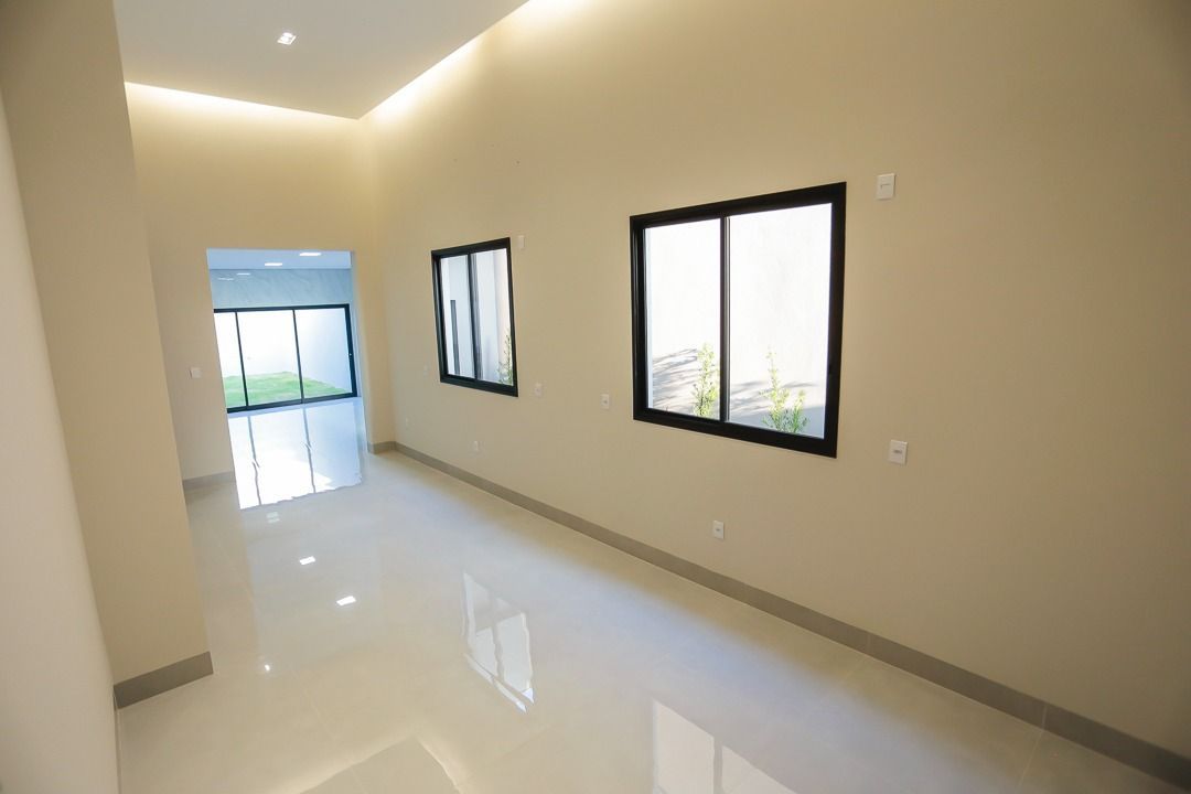 Casa à venda com 3 quartos, 148m² - Foto 1