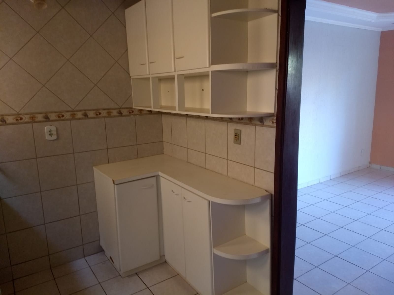 Apartamento à venda com 3 quartos, 83m² - Foto 2