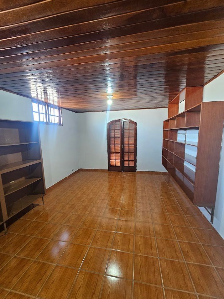 Sobrado à venda com 5 quartos, 300m² - Foto 36