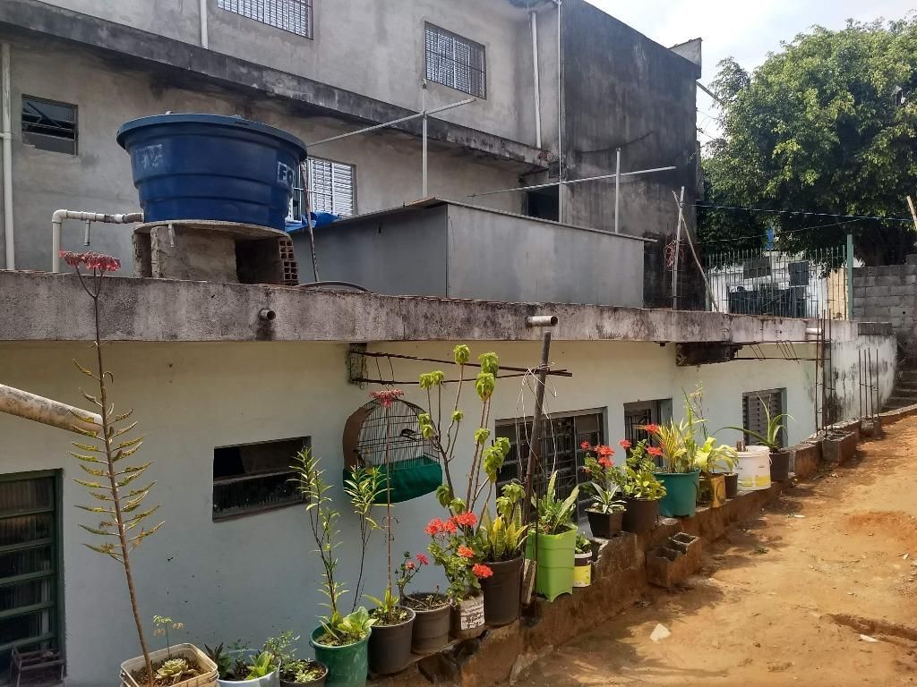 Casa à venda com 4 quartos, 200m² - Foto 11