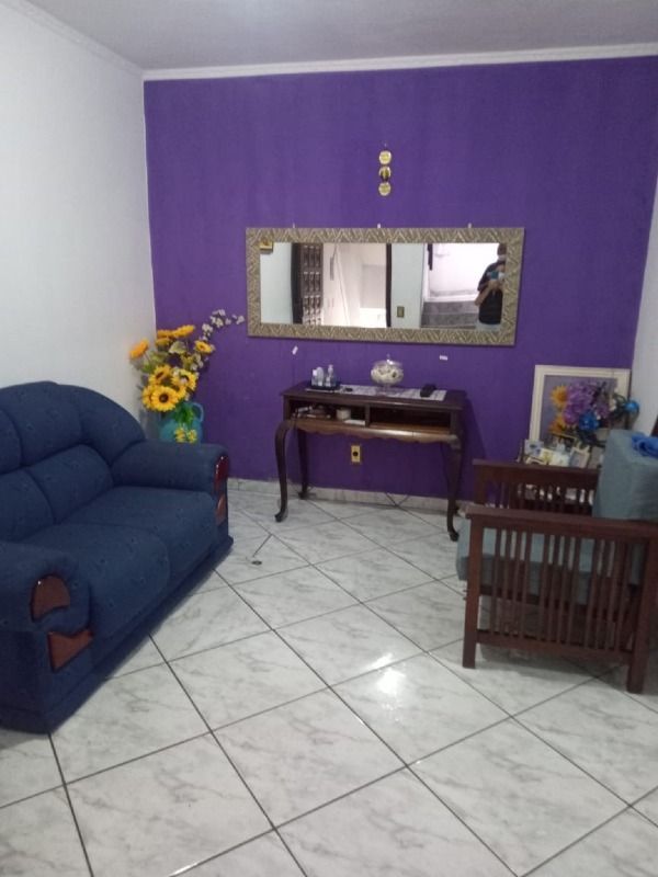 Casa à venda com 3 quartos, 20m² - Foto 1