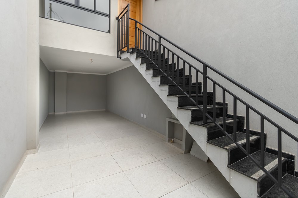 Casa à venda com 3 quartos, 105m² - Foto 1