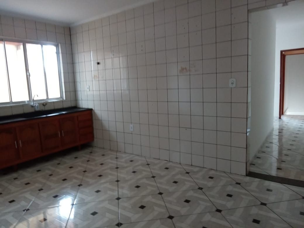 Casa à venda com 3 quartos, 200m² - Foto 13