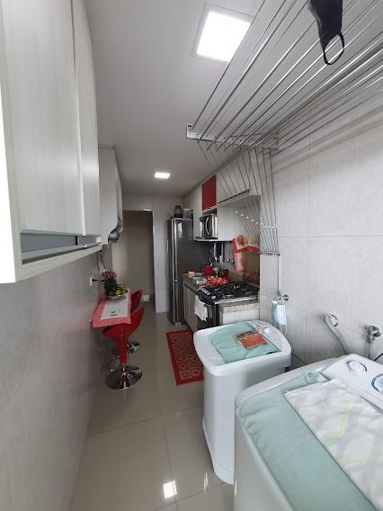 Apartamento à venda com 2 quartos, 68m² - Foto 2