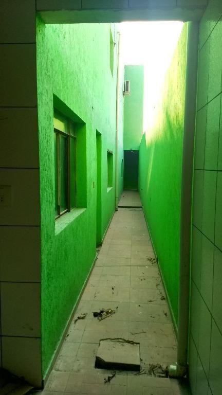 Sobrado à venda com 3 quartos, 200m² - Foto 27