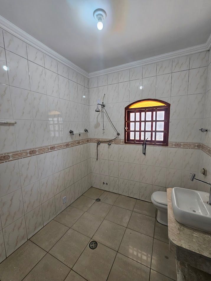 Sobrado à venda com 5 quartos, 300m² - Foto 2