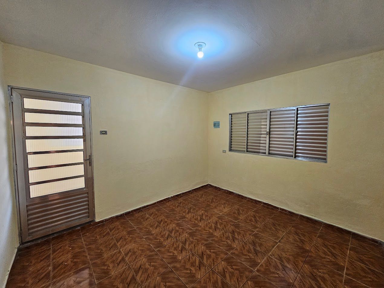 Casa para alugar com 2 quartos, 90m² - Foto 15