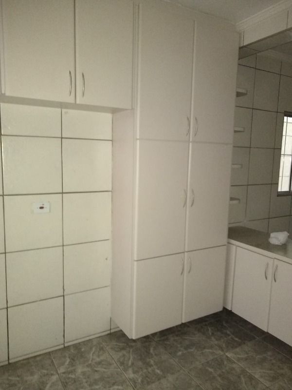 Sobrado à venda com 2 quartos, 190m² - Foto 4