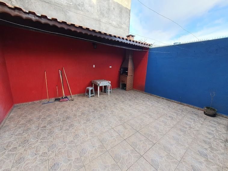 Sobrado à venda com 3 quartos, 180m² - Foto 2