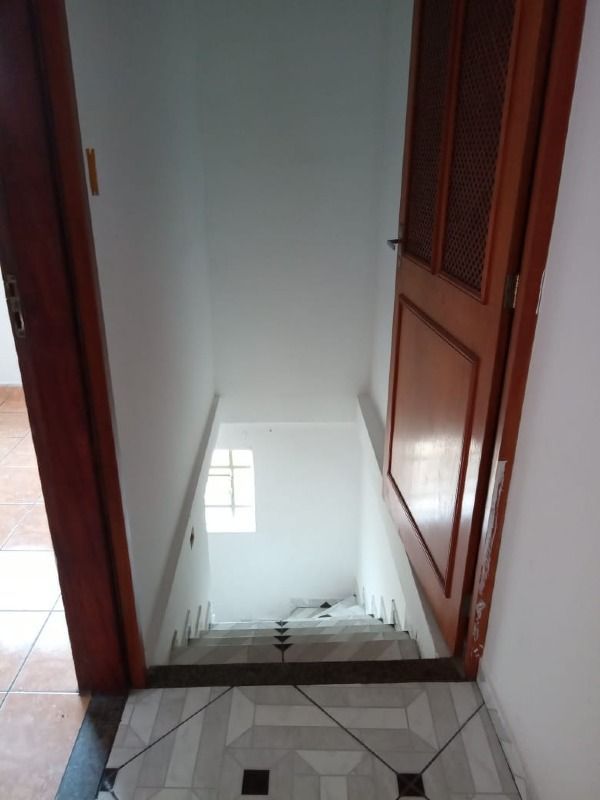 Casa à venda com 3 quartos, 200m² - Foto 22