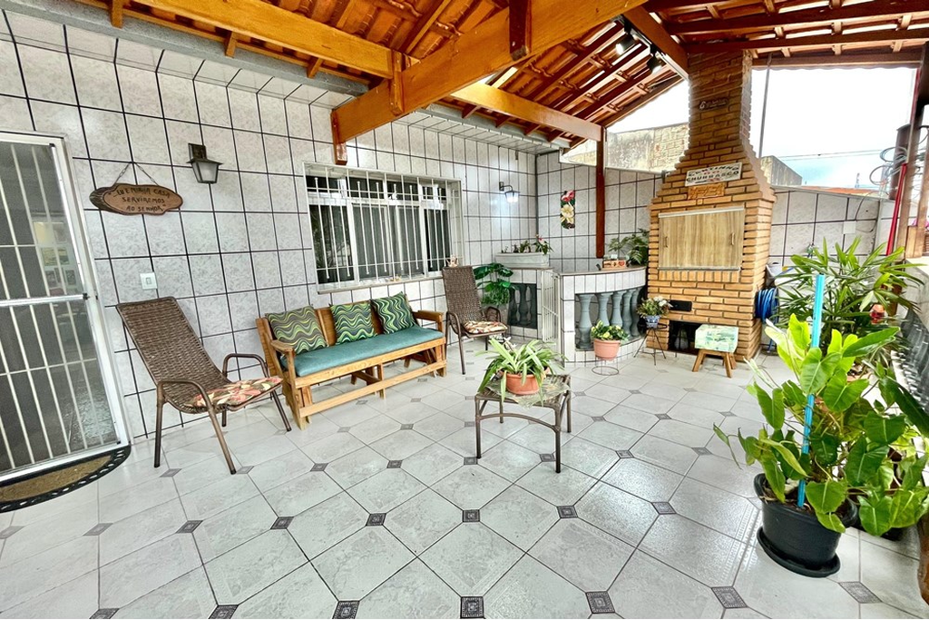 Casa à venda com 5 quartos, 309m² - Foto 1