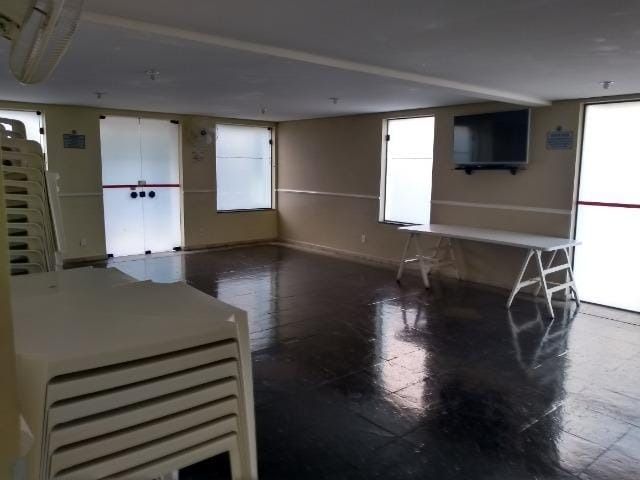 Apartamento à venda com 2 quartos, 75m² - Foto 4