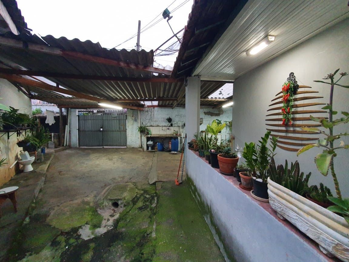 Casa à venda com 2 quartos, 100m² - Foto 1