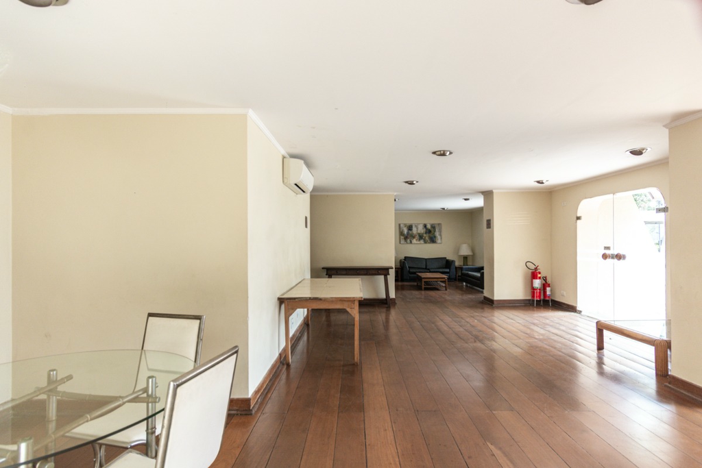 Apartamento à venda com 1 quarto, 55m² - Foto 5