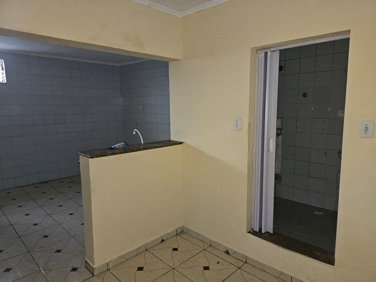 Casa para alugar com 1 quarto, 60m² - Foto 1