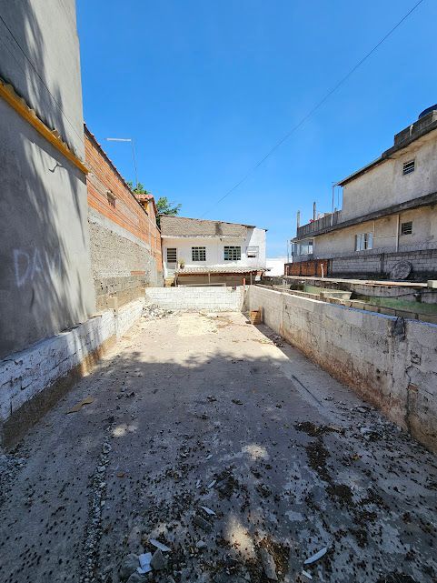 Casa à venda com 4 quartos, 200m² - Foto 30