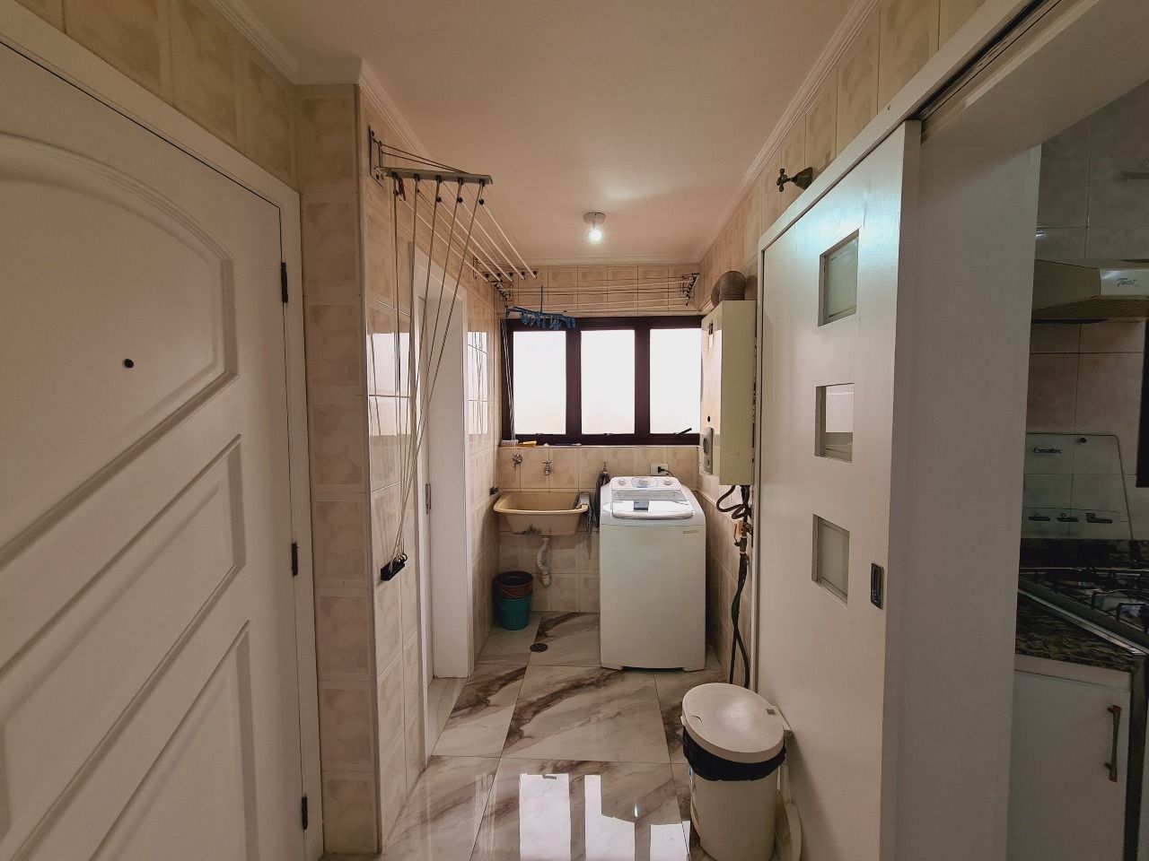 Apartamento à venda com 3 quartos, 135m² - Foto 1