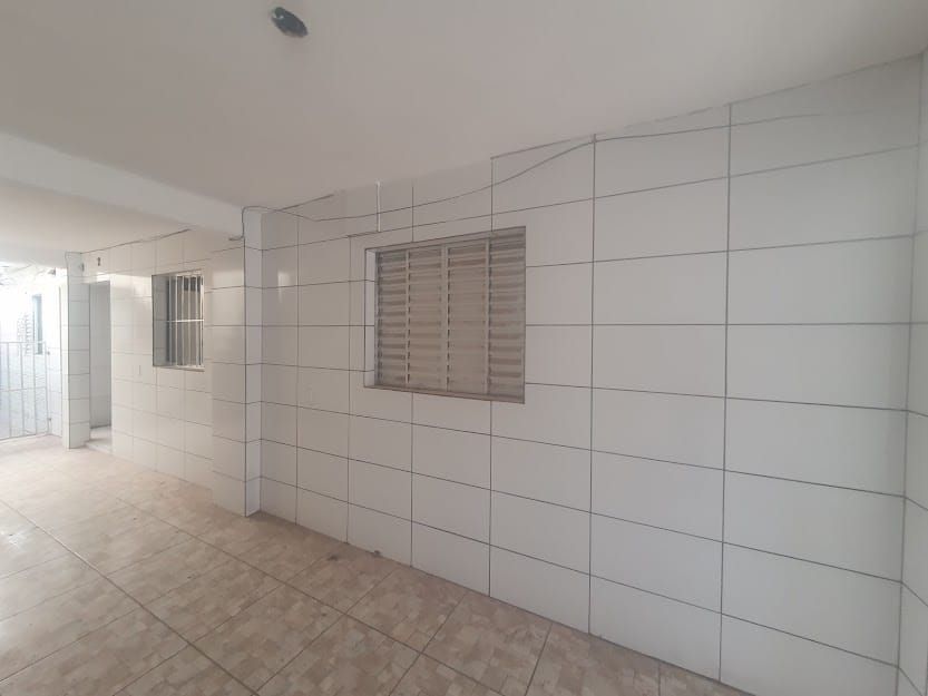 Casa para alugar com 1 quarto, 50m² - Foto 2