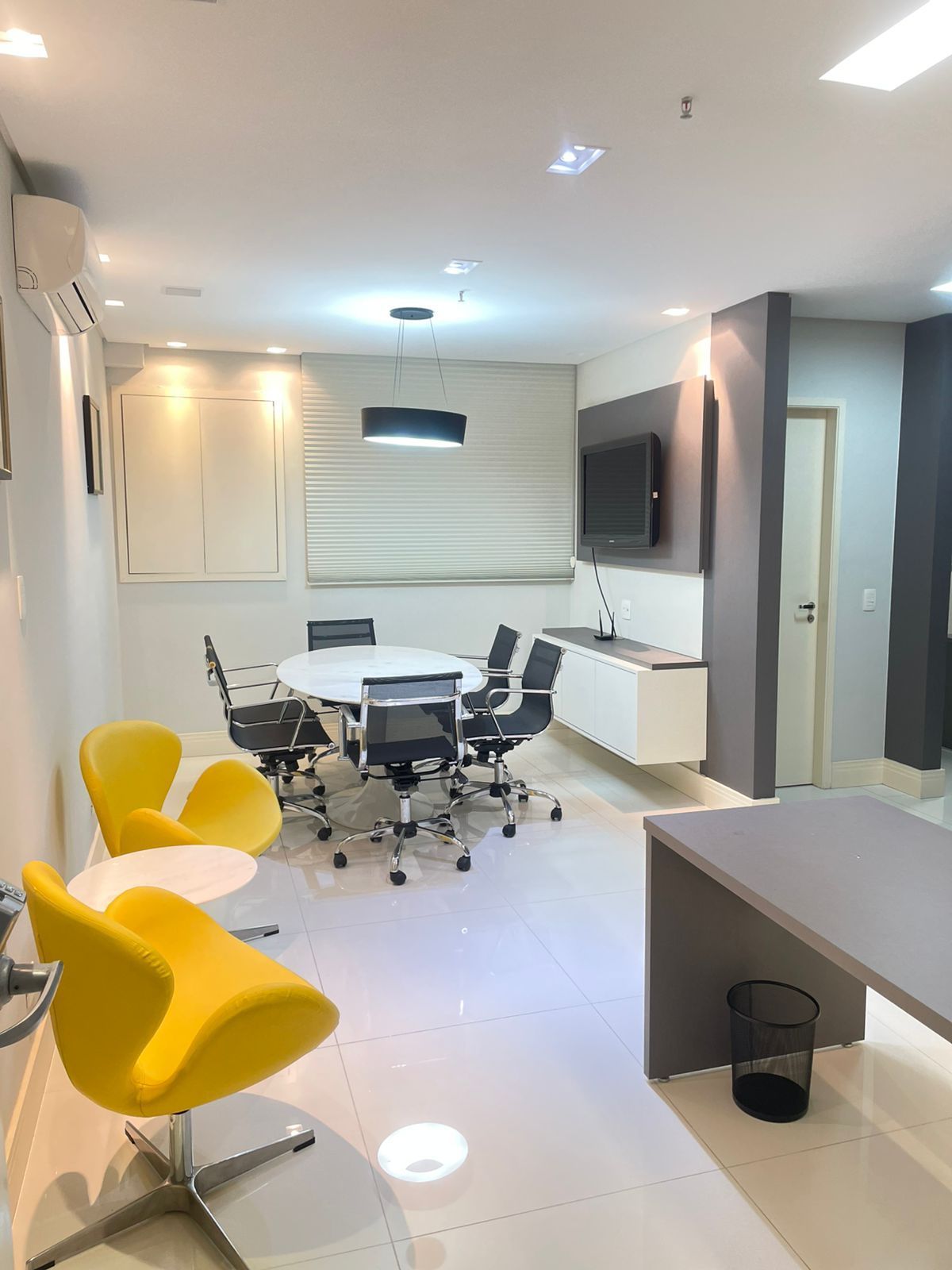 Conjunto Comercial-Sala à venda e aluguel com 1 quarto, 53m² - Foto 10