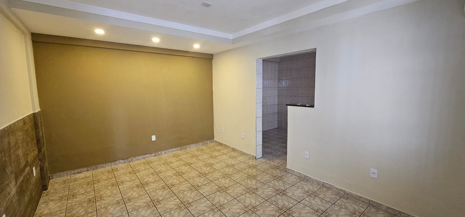 Casa para alugar com 1 quarto, 60m² - Foto 1