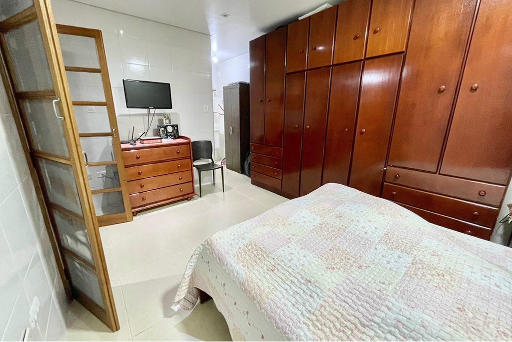 Casa à venda com 5 quartos, 309m² - Foto 10