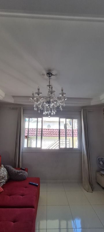 Sobrado à venda com 3 quartos, 270m² - Foto 1