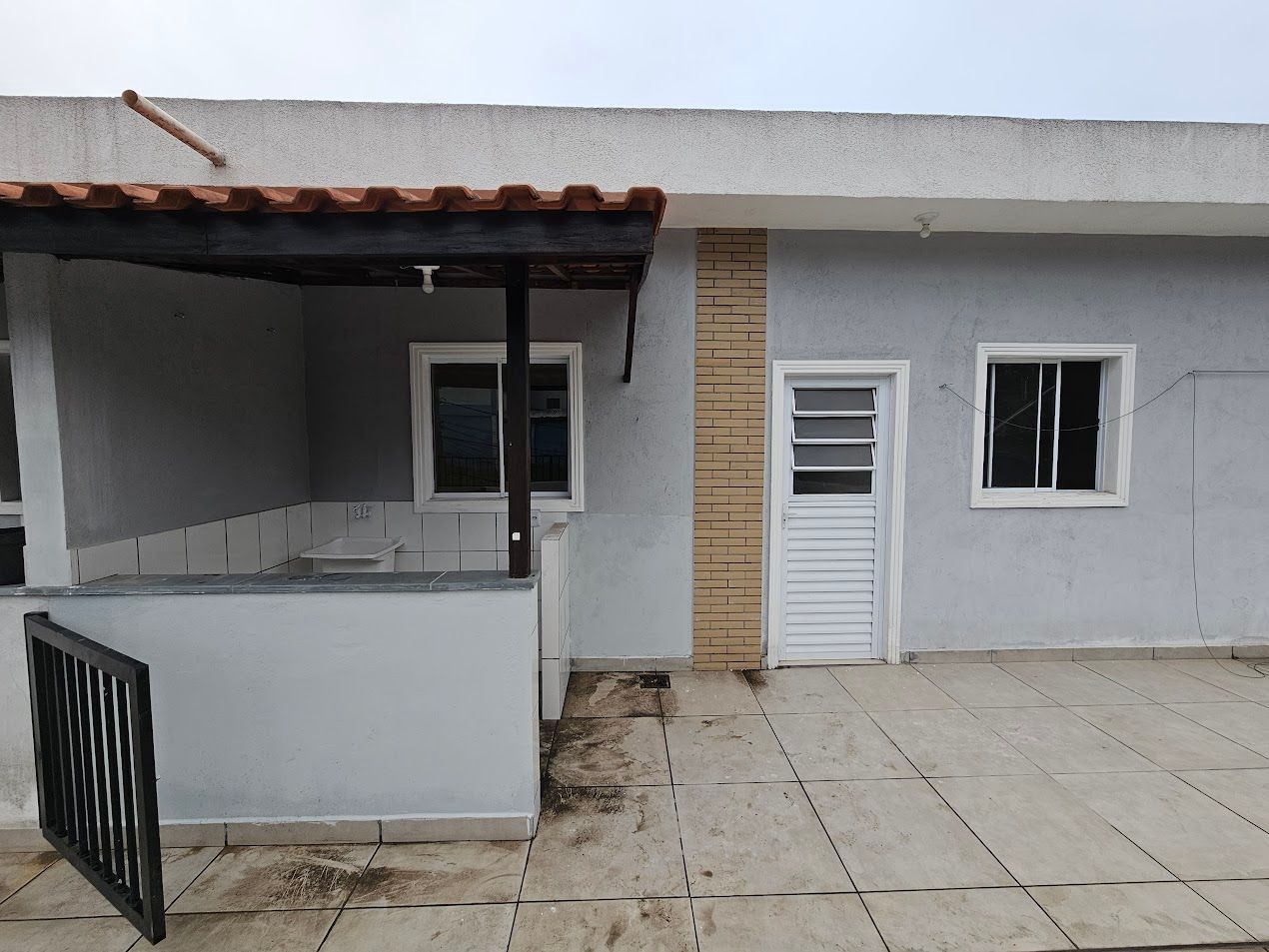 Casa para alugar com 2 quartos, 40m² - Foto 1